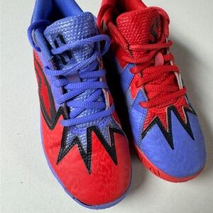 Puma Skoot Zeros Size 1 kids Basketball Sneakers